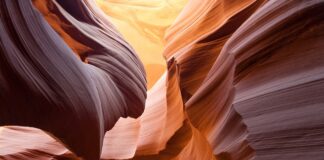 Po co otwór boczny w igle?